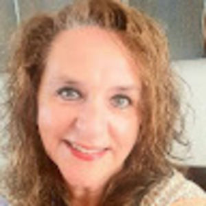 Meet your Posher, Gaby campos